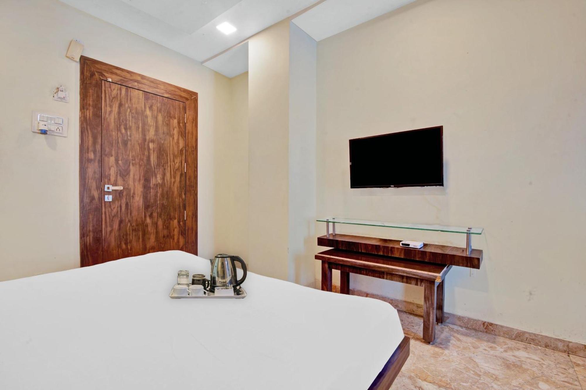 Townhouse 700 Hotel Krishna. Nagpur Eksteriør billede